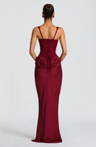 Vestito maxi bodycon Indy rosso bordeaux Bella di Roma – silhouette scultorea