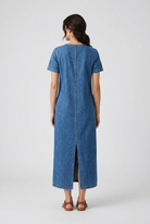 Abito Maxi in Denim con Scollo a V e Zip Blu – vista posteriore | Bella di Roma