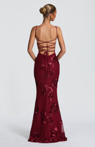 Abito maxi Mirelle corsetto rosso bordeaux Bella di Roma – silhouette svasatura