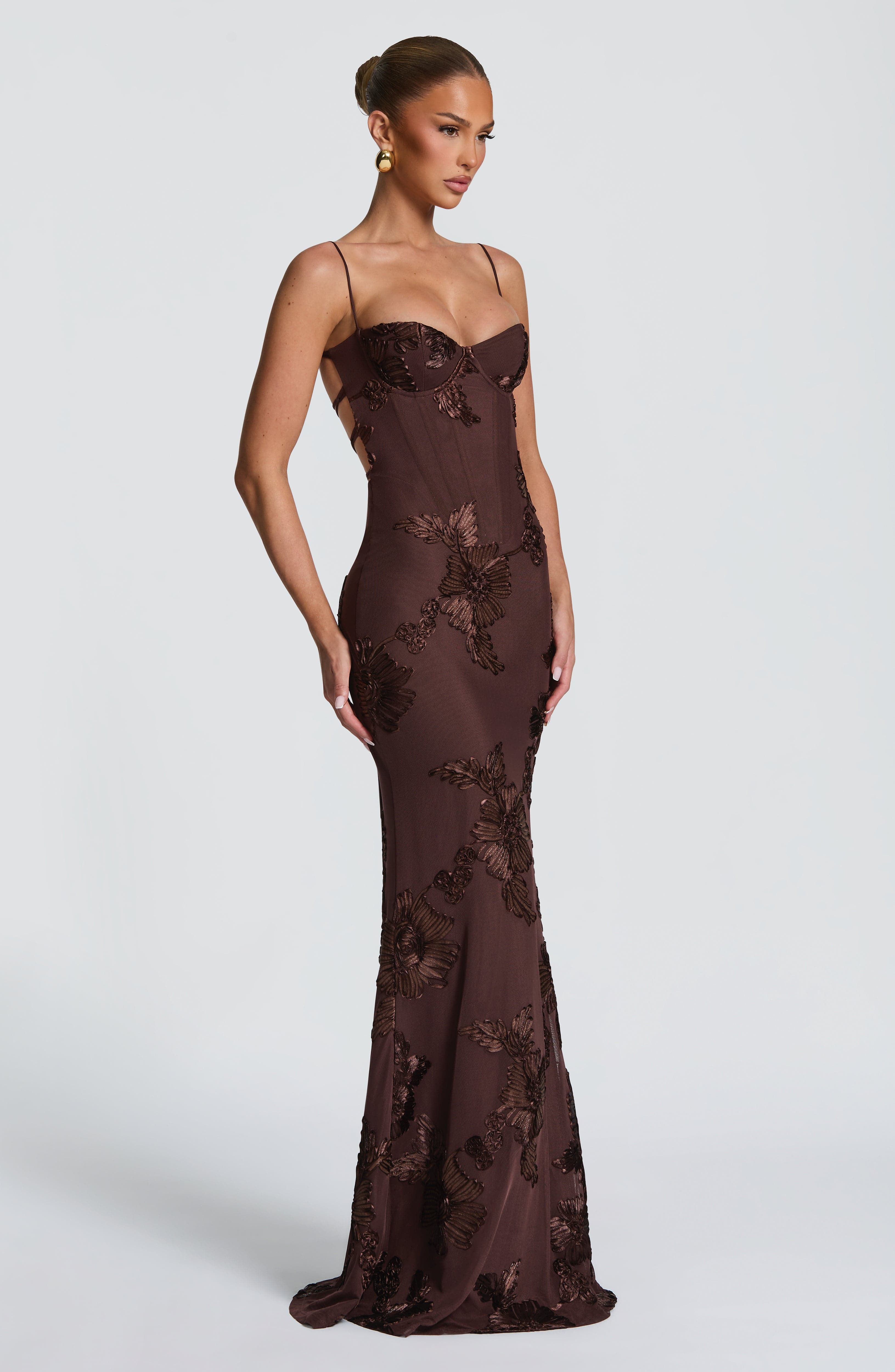 Abito maxi Mirelle marrone Bella di Roma – schiena scoperta