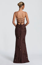 Abito maxi Mirelle marrone Bella di Roma – silhouette femminile