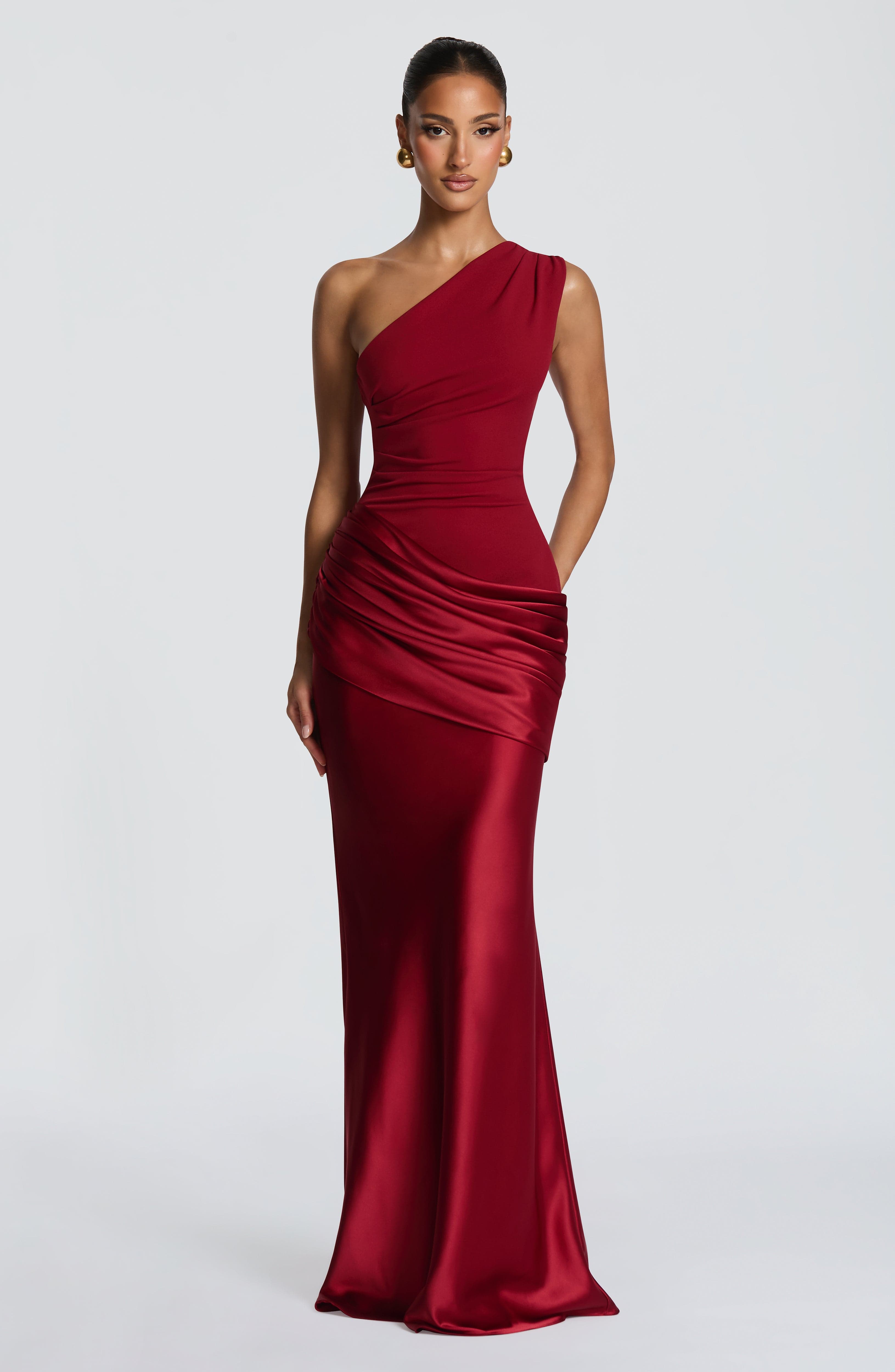 Abito maxi Abbey monospalla rosso intenso Bella di Roma – look gala