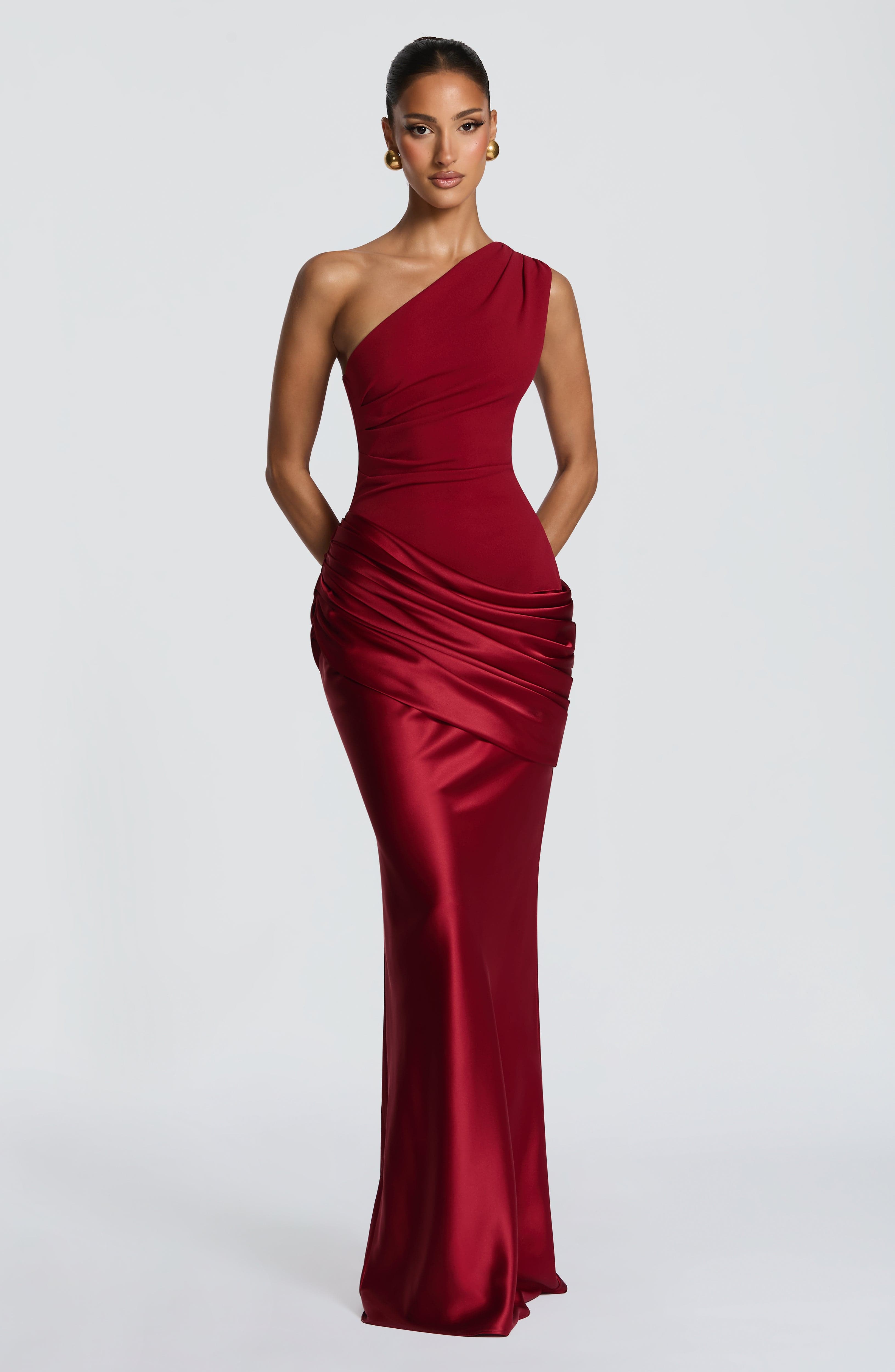 Abito maxi Abbey monospalla rosso intenso Bella di Roma – gonna satin