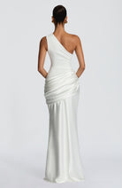 Abito maxi Abbey monospalla bianco Bella di Roma – silhouette satin