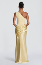 Abito maxi Abbey monospalla limone Bella di Roma – silhouette estiva
