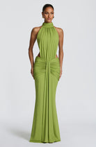 Abito maxi Josephine collo alto verde oliva Bella di Roma – vista frontale