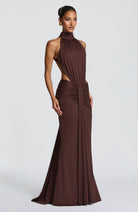 Abito maxi Josephine collo alto marrone Bella di Roma – gonna a sirena