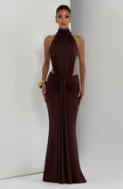 Abito maxi Josephine collo alto marrone Bella di Roma – look cena elegante